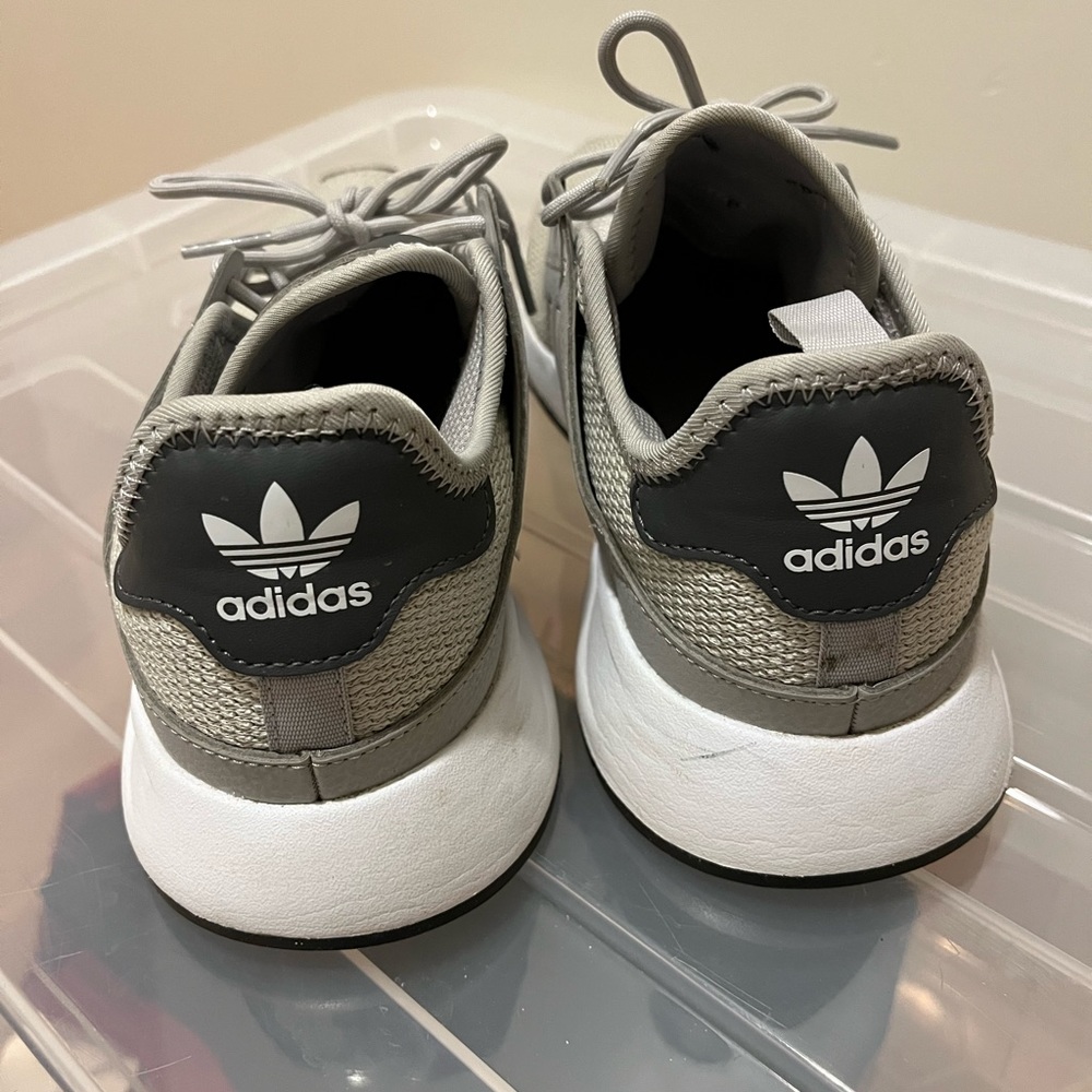 Adidas Running shoe - Picture 2 of 6